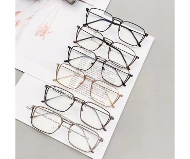 日本製メガネおしゃれ伊達メガネ個性的スクエア黒ぶちメガネ軽量メタルフレーム男女ファッション灰色ゴールド銀色度付き度なしウェリントン眼鏡
