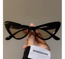 レトロおしゃれ偏光サングラス超軽量キャットアイ型カラーレンズ個性的UVカット眼鏡韓国ファッション大きいフレーム男女お揃いサングラス
