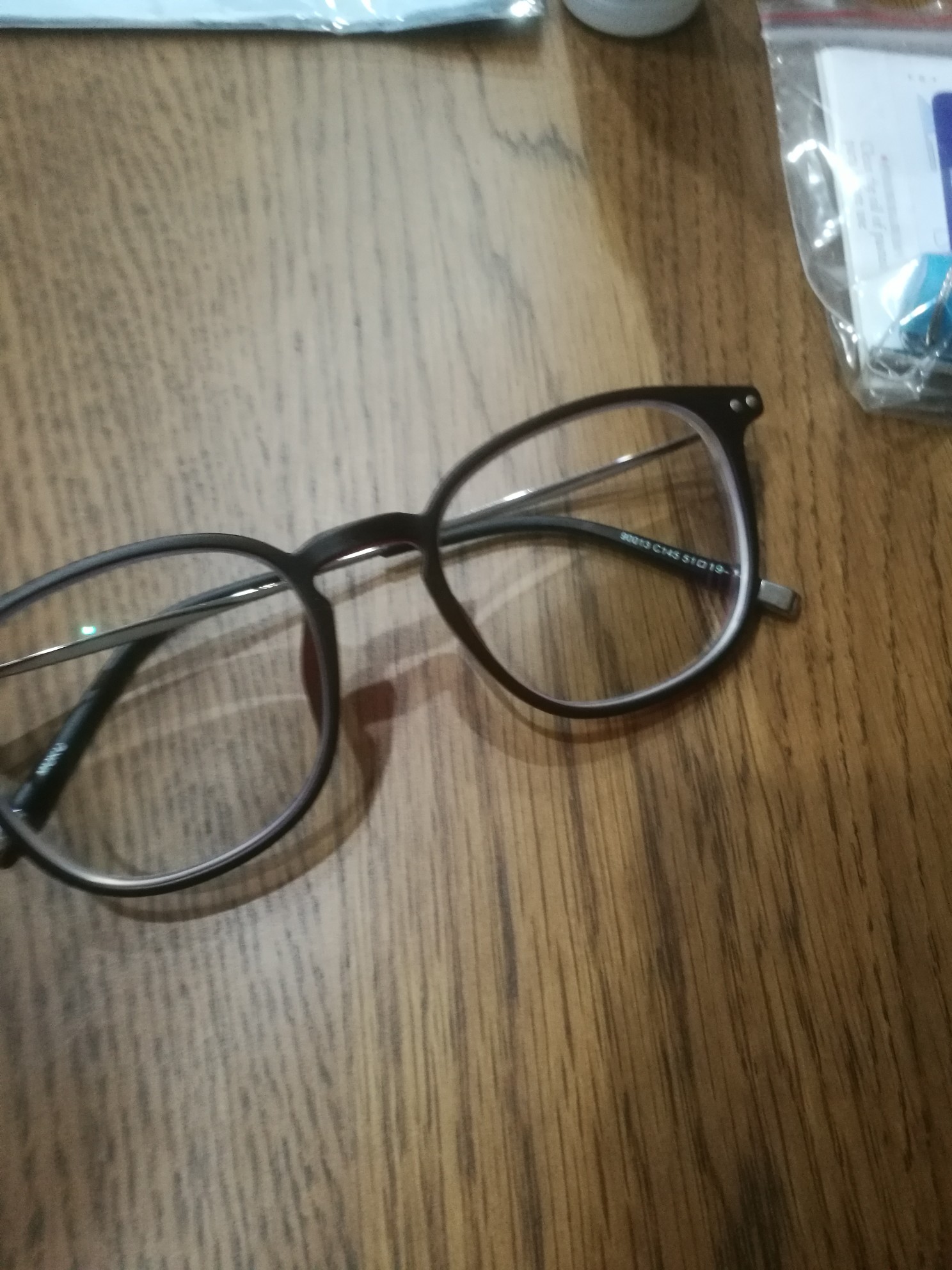 buy-glasses.jp購入商品ちゃんと届きますので、安心してください。