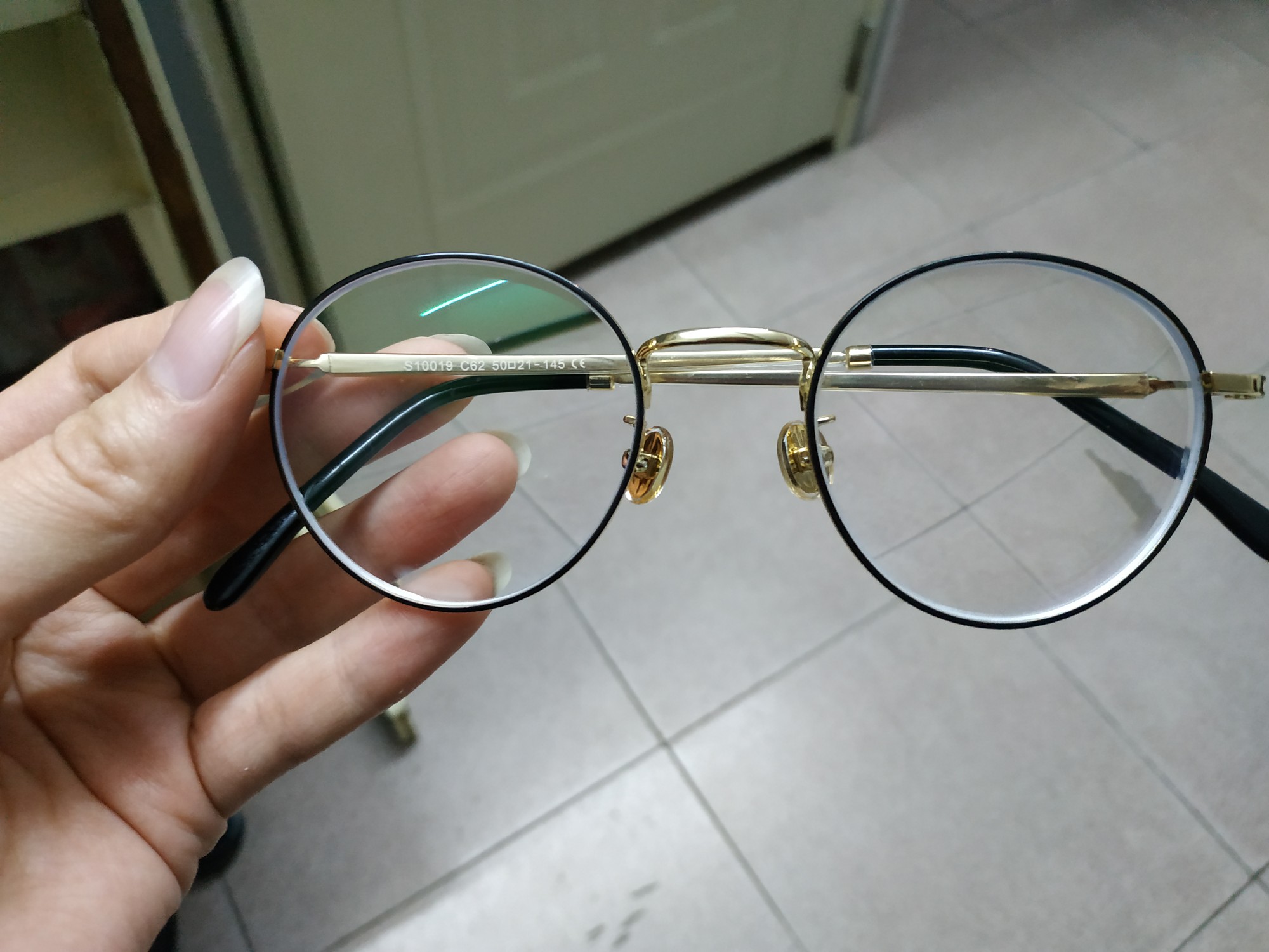 buy-glasses.jp購入商品ちゃんと届きますので、安心してください。