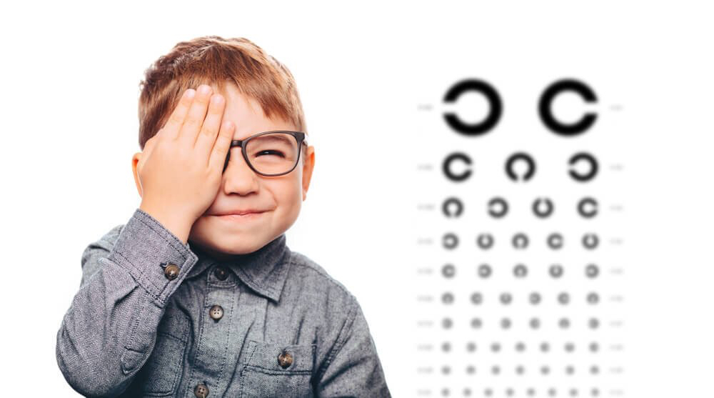 眼鏡を新調するとき、度数を強く/弱く調節したほうがいい？