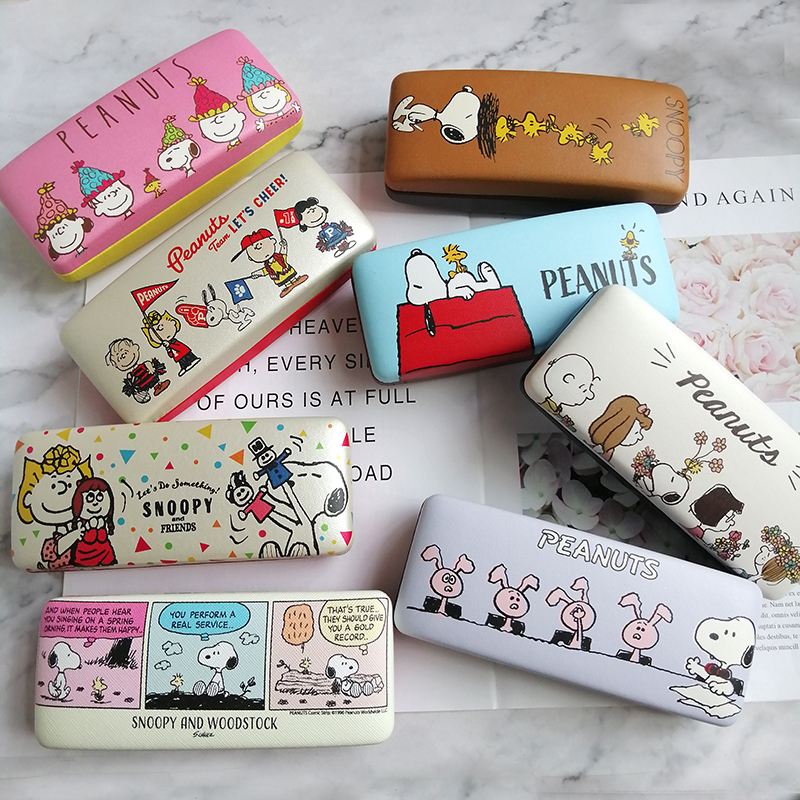 スヌーピー メガネケース可愛いキャラクター眼鏡ケース スリム おしゃれサングラス収納ハード 携帯  女性 レディースめがね ケース個性的スヌーピー
