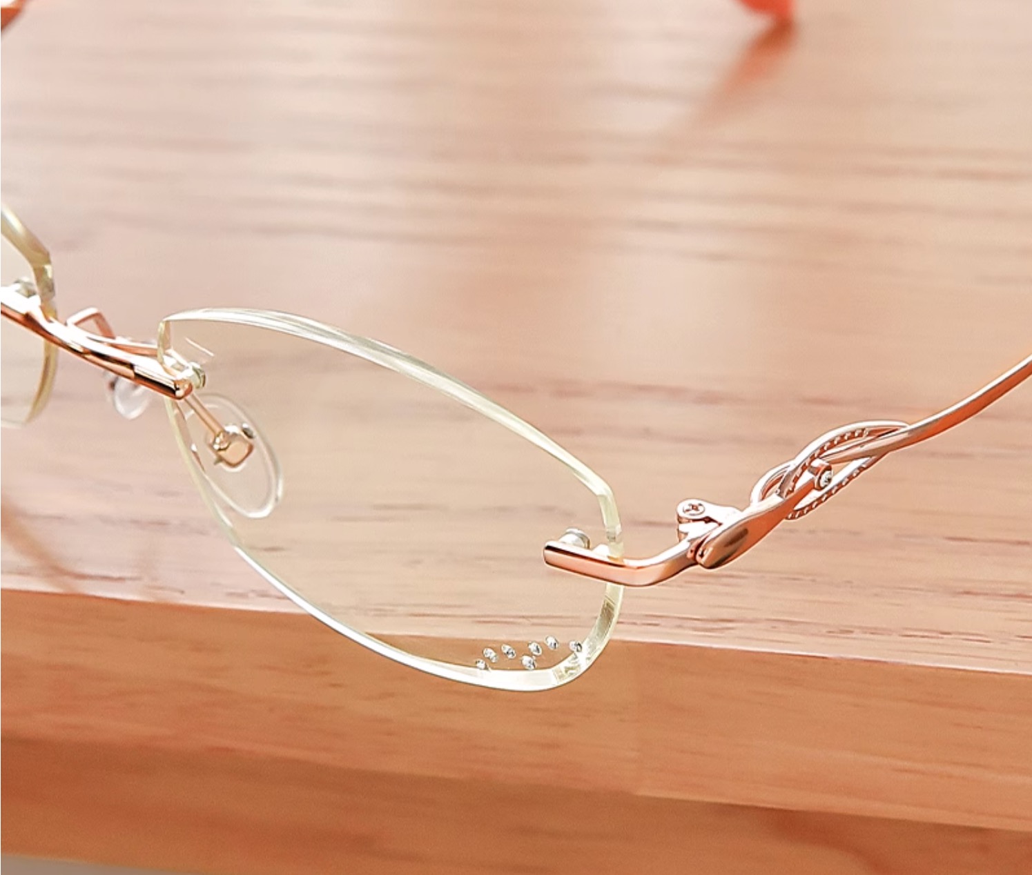 ブルーライトカット品質オーバル型PC メガネ0.5 0.75 1.0 1.25 1.50女性用 老眼鏡