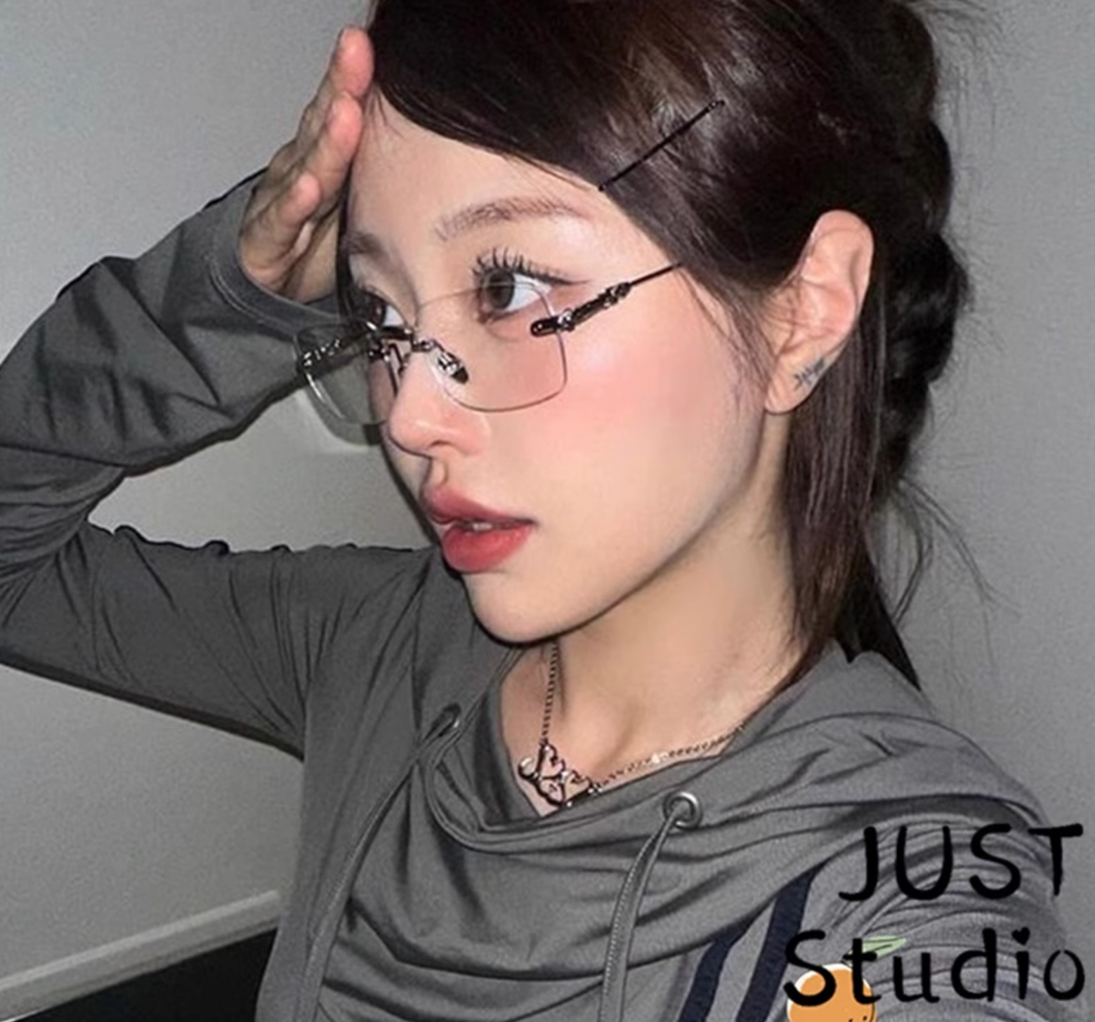 エレガントおしゃれ女子コーデ度付きレンズ度無しツーポイントメガネ