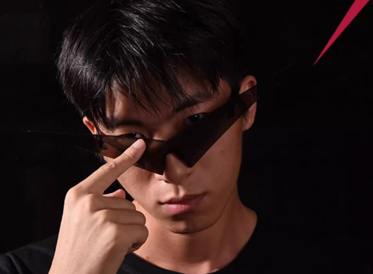 カミナ 天元突破グレンラガンcosplayメガネ二次元コスプレイヤー用メガネ コスプレ小道具レッドカラーチタン軽量cosコスプレイヤー小道具