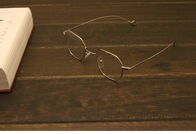 ミラー欧米セレブ眼鏡コーデスナップサングラス個性的