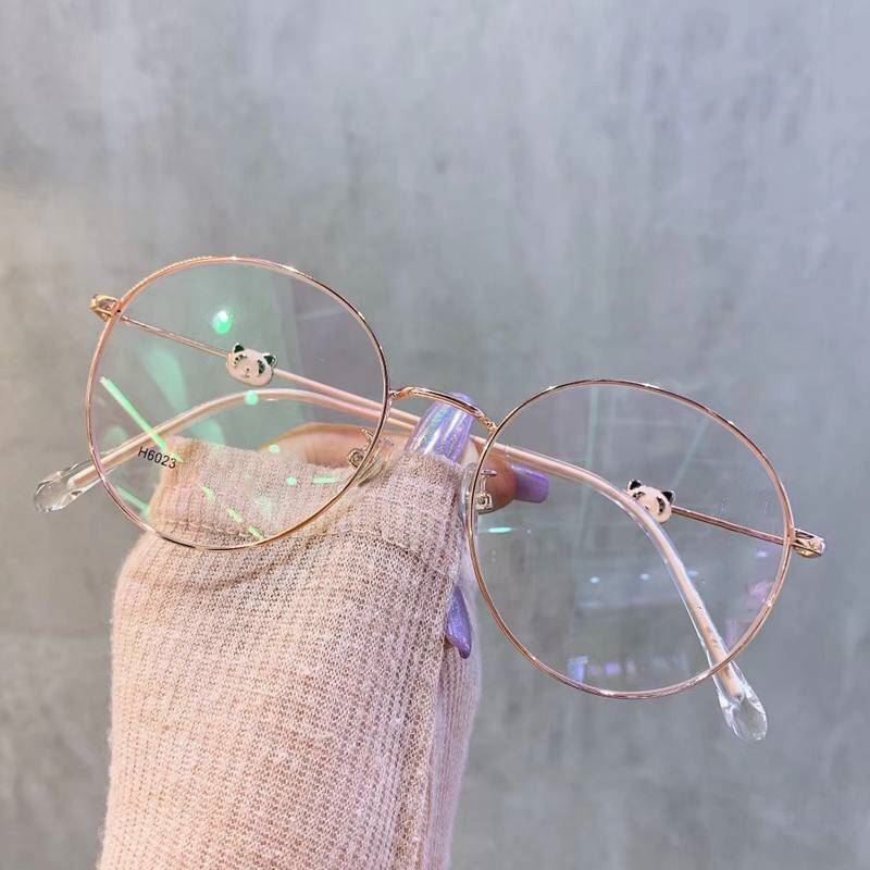 新宿 眼鏡インスタ映え伊達メガネ可愛い安いメガネ 黒 金フレーム女子レディース